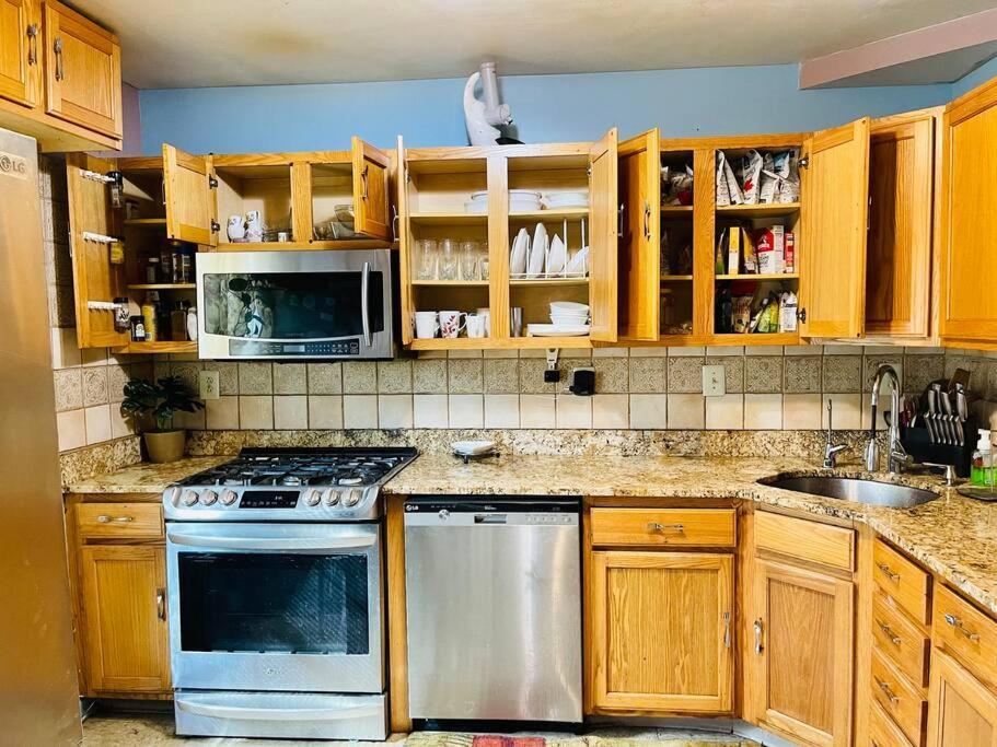 Colorful 3 Bedrooms Twin Home Near Center Filadelfia Esterno foto